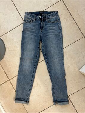Women’s Boyfriend Jeans in Medium Blue Wash